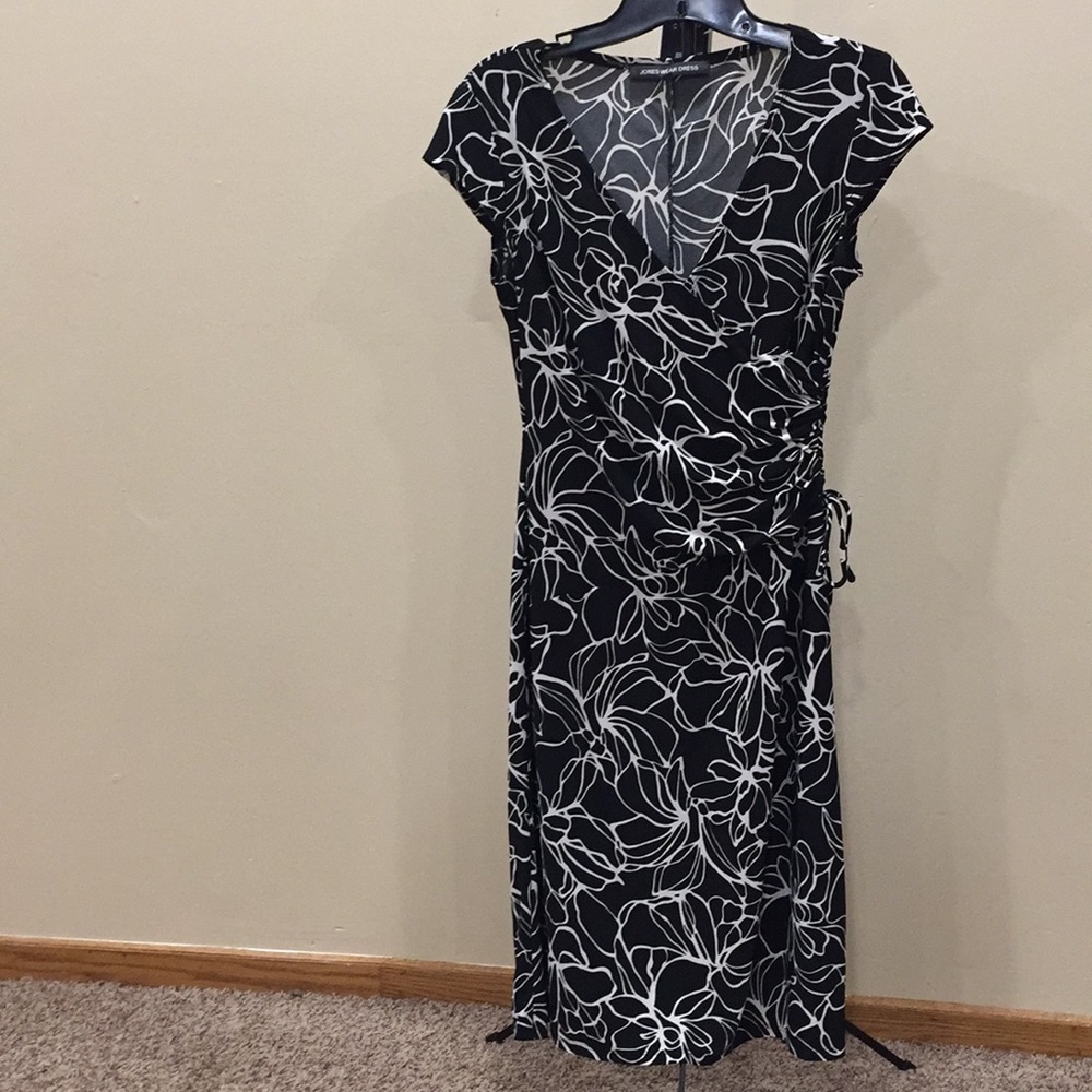 Black and white formal midi dress size 4